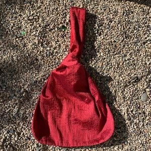 Silk purse, red
